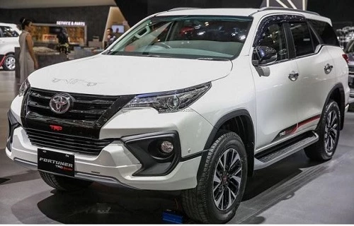 SUV Toyota Fotuner 2020 