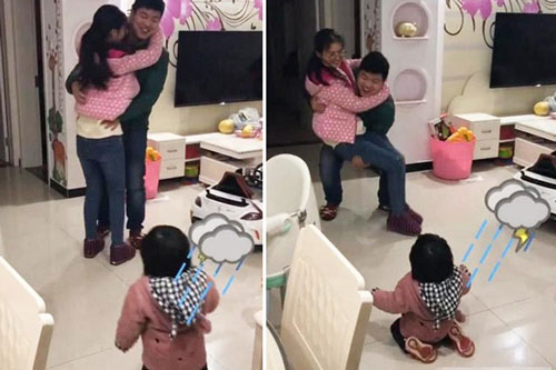 Thấy bố sắp đi công tác bịn rịn ôm mẹ, phản ứng của cô con gái khiến ai nấy 'phá lên cười'