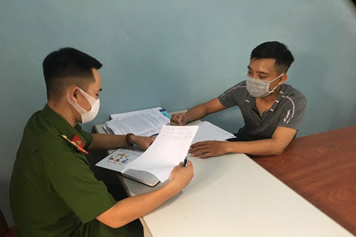 Bắt nhóm đối tượng khống chế con trai để ép bố mẹ đi trả nợ