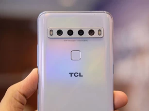 Cận cảnh smartphone cấu hình tốt, pin 4.000 mAh, 4 camera sau giá gần 6 triệu