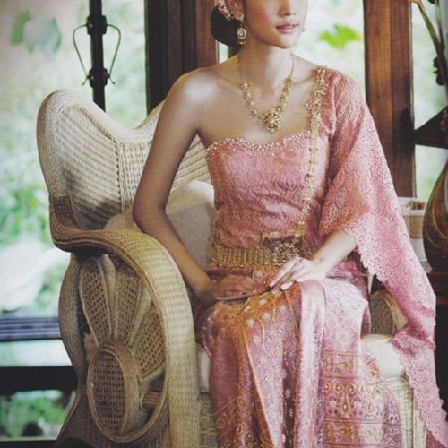 Chiêm ngưỡng những bộ váy cưới truyền thống của cô dâu các nước