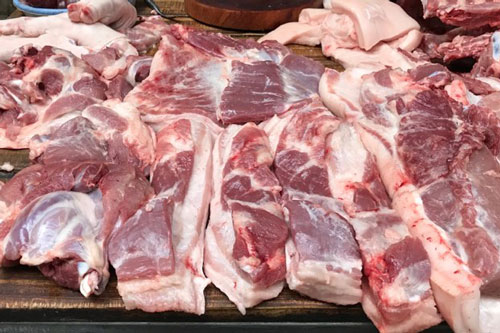 Gi&#xE1; th&#x1ECB;t l&#x1EE3;n b&#xE1;n l&#x1EBB; &#x111;&#xE3; gi&#x1EA3;m nh&#x1B0;ng kh&#xF4;ng &#x111;&#x1ED3;ng &#x111;&#x1EC1;u