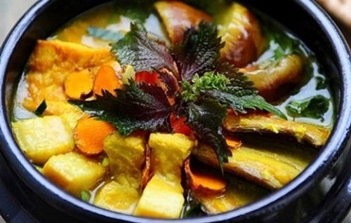 Bữa cơm gia đình sẽ trở nên ngon miệng hơn với món canh cà tím nấu đậu thịt dân giã