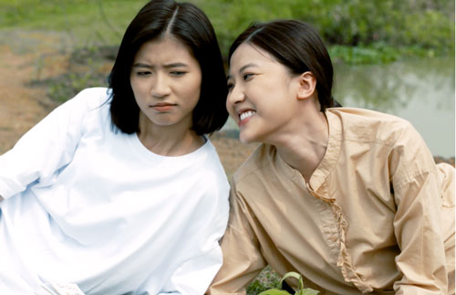 Trà “Tiểu tam” bất ngờ hóa gái quê hiền lành