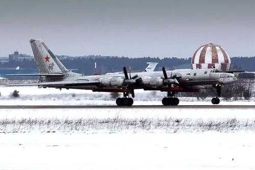Trong bộ ba máy bay ném bom chiến lược của Nga bao gồm Tu-160, Tu-22M và Tu-95MS thì hai loại đầu tiên đã được triển khai kế hoạch hiện đại hóa từ vài năm qua và nguyên mẫu thử nghiệm của chúng đã ra đời.