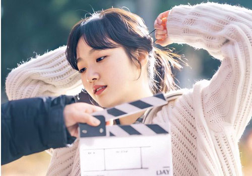 Lại lộ ảnh hậu trường Bệ Hạ Bất Tử: Lee Min Ho đẹp miễn bàn, xuất sắc nhất lại là thần thái của Kim Go Eun