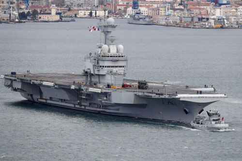 Tàu sân bay hạt nhân mạnh nhất châu Âu nghi có thủy thủ mắc Covid-19