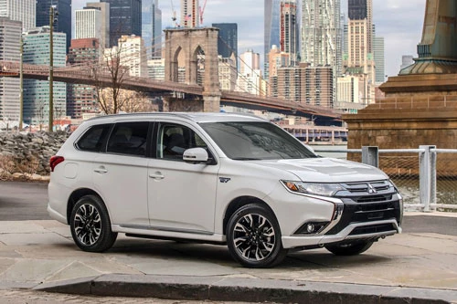 10. Mitsubishi Outlander PHEV.