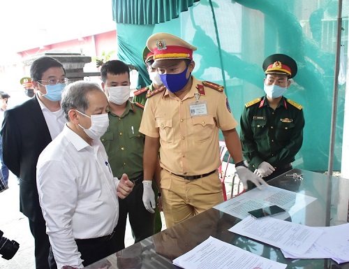 Chủ tịch Thừa Thiên Huế: Không vì kết quả bước đầu mà chủ quan, “khoá” nguy cơ xâm nhập Covid-19