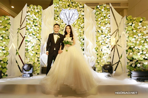 Khắc Việt - Thanh Thảo kỷ niệm hai năm ngày cưới