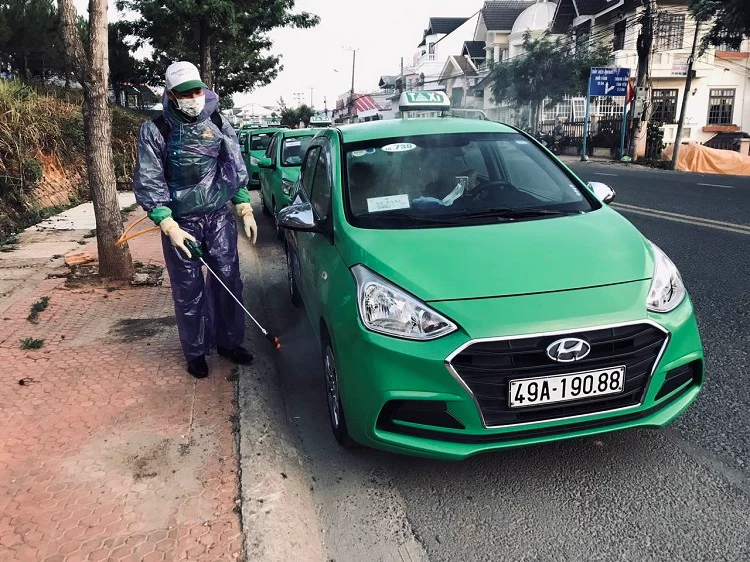 Từ khi dịch Covid-19 hoành hoành, các hãng taxi đã tích cực thực hiện công tác phòng chống dịch bệnh để bảo vệ sức khoẻ cho CBNV và cộng đồng 