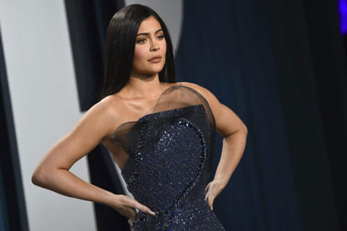 Nữ tỷ phú tự thân trẻ nhất thế giới tự cách ly trong biệt thự tại Mỹ