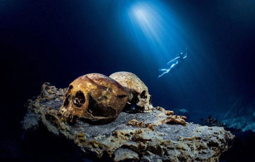 Khám phá bí ẩn của người Maya cổ đại dưới đáy 'giếng thánh'