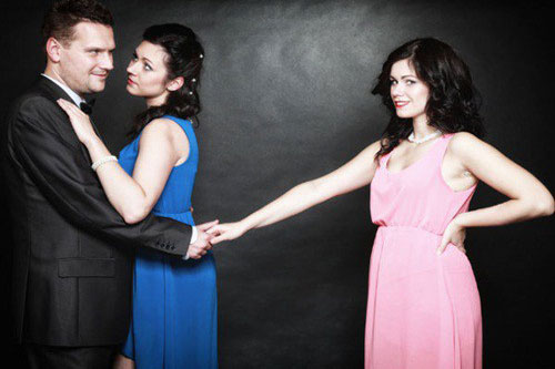 Cay đắng khi phát hiện người yêu “bắt cá hai tay“