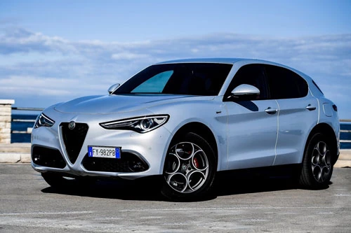 7. Alfa Romeo Stelvio.