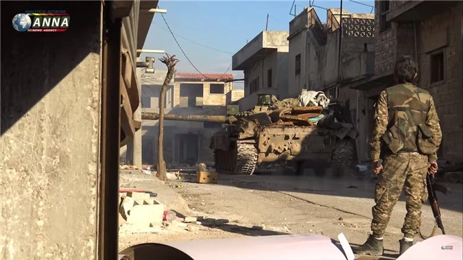 Hàng trăm xe tăng đối đầu ở tây bắc Syria: QĐ Thổ quyết được ăn cả, ngã về không? - Ảnh 3.