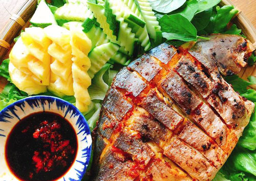 Bữa tối đưa cơm với món cá nướng muối ớt thơm ngon, dễ làm