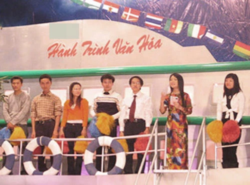 Bạch Dương và những người chơi trong chương trình