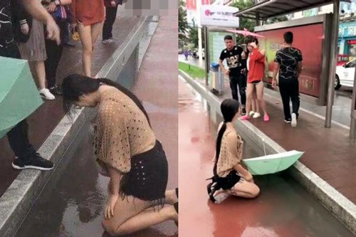 Bất chấp người yêu quỳ gối dưới mưa xin lỗi nhưng anh chàng mặt vẫn "lạnh tanh", sự thật phía sau mới bất ngờ