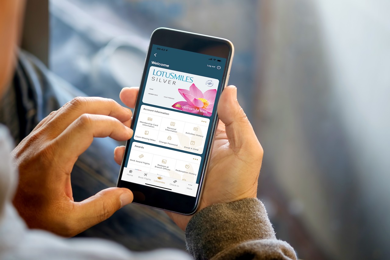 Covid-19: Vietnam Airlines chuyển sang giao dịch qua ứng dụng di động Lotusmiles cho hội viên Bông Sen Vàng