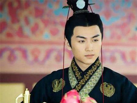 Sở thích quái đản của vị Hoàng đế trẻ tuổi bậc nhất Trung Hoa