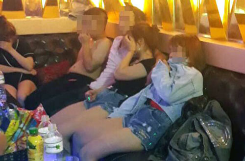 Hà Nội: Quán karaoke cho khách mở “tiệc” ma túy giữa dịch Covid-19