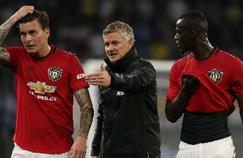  Solskjaer cho nhiều cầu thủ trẻ có cơ hội ra sân.