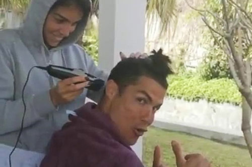 Hôn thê xinh đẹp tân trang nhan sắc cho Ronaldo