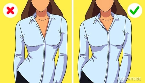 Khi mặc áo sơ mi hoặc áo cánh, không nên hở quá 2 cúc áo