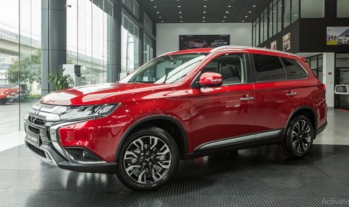 Mua xe lắp ráp tầm giá 1 tỷ, chọn Mitsubishi Outlander 2020 hay Hyundai SantaFe?