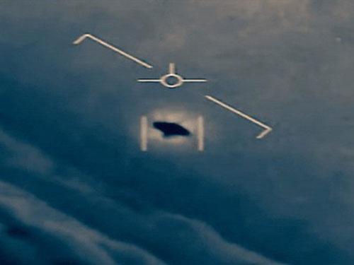 Phi công Mỹ kể lại lần đụng độ UFO 15 năm trước