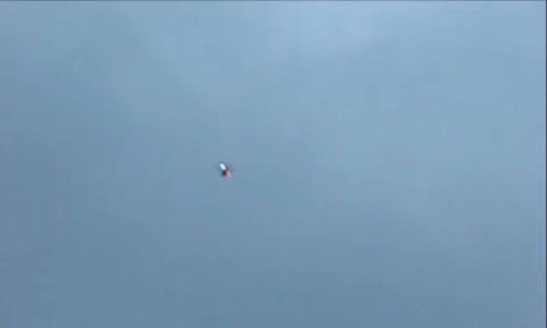 Sự thật về UFO đa màu sắc ở Anh