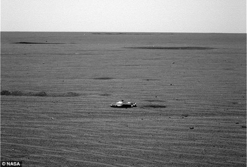 Rò rỉ ảnh vật thể bí ẩn trên sao Hỏa nghi là phi thuyền của người ngoài hành tinh