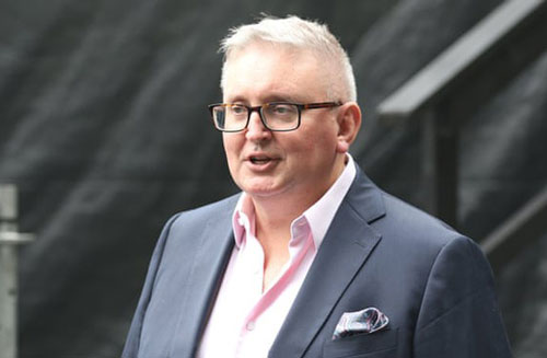 Vi phạm quy định “ở trong nhà”, Bộ trưởng Australia từ chức