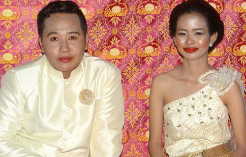 Cô dâu chú rể uất hận vì thuê thợ trang điểm có "tâm nhất hệ mặt trời" hóa trang như "hề" trong ngày cưới