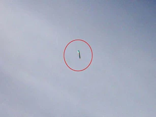 UFO kỳ lạ bất ngờ xuất hiện ở nước Anh