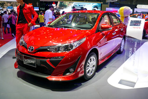 XE HOT (10/4): Bảng giá xe Toyota tháng 4, Hyundai Grand i10 giảm giá mạnh