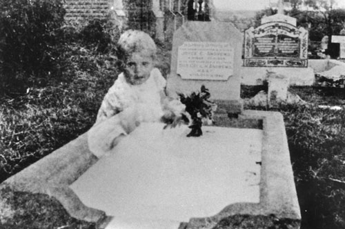 Rợn tóc gáy những bức ảnh chụp được "ma"