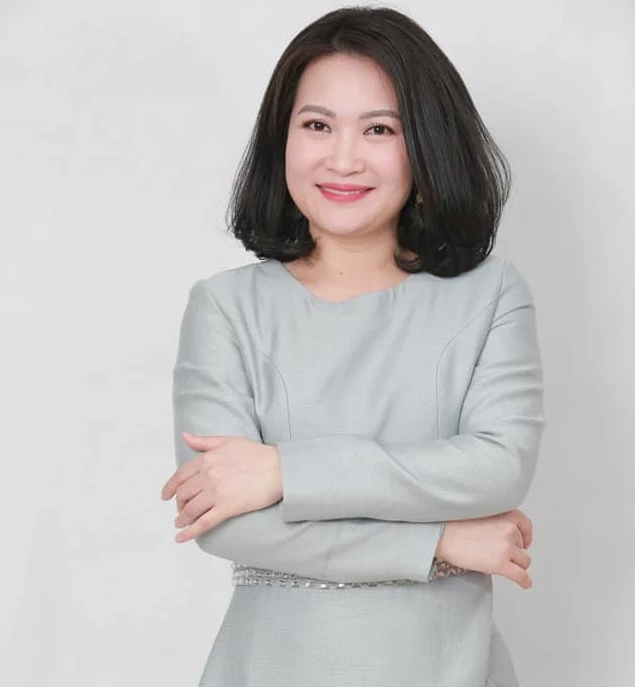 Chuyên gia Cao Thương - Chairman & CEO của Spa Beauty Royal là một trong những người đầu tiên của Việt Nam sáng tạo ra liệu pháp nắn chỉnh thẩm mỹ bằng tay mang tên "Liệu pháp Hadoo Moon"  