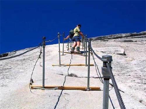 Những bậc thang ghê sợ nhất thế giới - 4