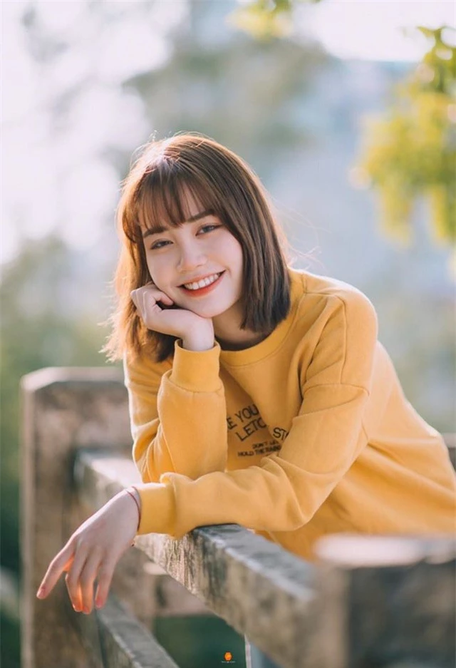 Nữ sinh ĐH Văn hóa gây chú ý vì giống hệt ca sĩ Hàn Quốc - 4