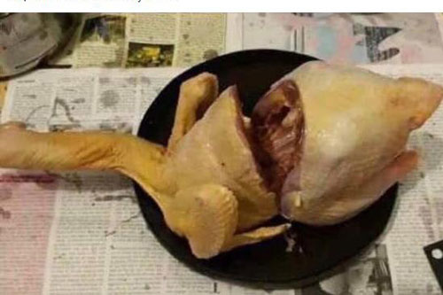 Bị mẹ chồng mắng "ngu" khi chặt đôi gà, con dâu ấm ức thắc mắc còn dân mạng thì cười "sái quai hàm"