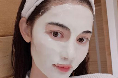 Đắp mặt nạ để qua đêm không rửa mặt trước khi ngủ, nhiều người làm sai khiến da luôn xấu