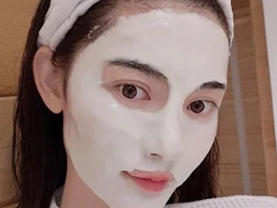 Đắp mặt nạ để qua đêm không rửa mặt trước khi ngủ, nhiều người làm sai khiến da luôn xấu