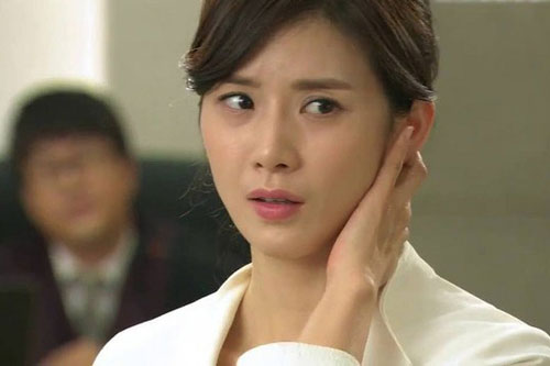 Mới sang ở nhờ 3 tuần, chị dâu đã nói khó nghe "biết bày thì biết dọn", tôi "đốp lại" nhưng anh trai chỉ tay ra cửa đuổi thẳng