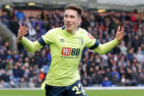 Tiền vệ trái: Harry Wilson (Bournemouth mượn từ Liverpool).