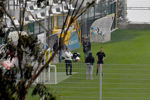 Bí mật luyện tập bị phát hiện, Ronaldo nhận chỉ trích nặng nề