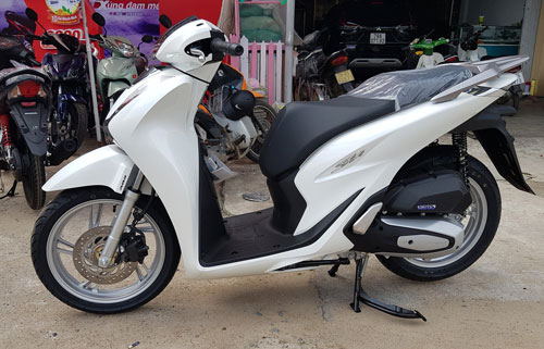 XE HOT (11/4): Bảng giá xe ga Honda tháng 4, 10 ôtô bán chạy nhất tại Việt Nam tháng 3