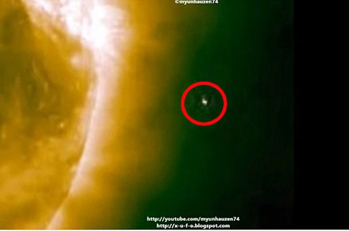 UFO đang 'điều khiển' cả Mặt Trời?