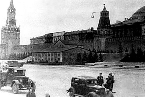 Điện Kremlin đã 'biến mất' trong Chiến tranh Thế giới thứ hai như thế nào?